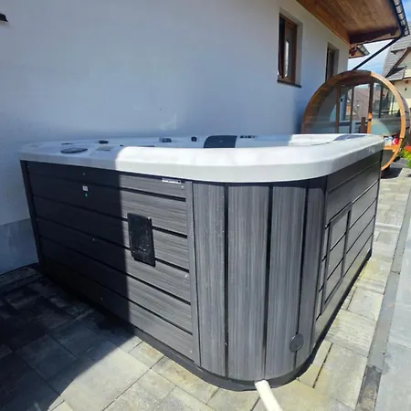 Oliwia Jacuzzi & Sauna *